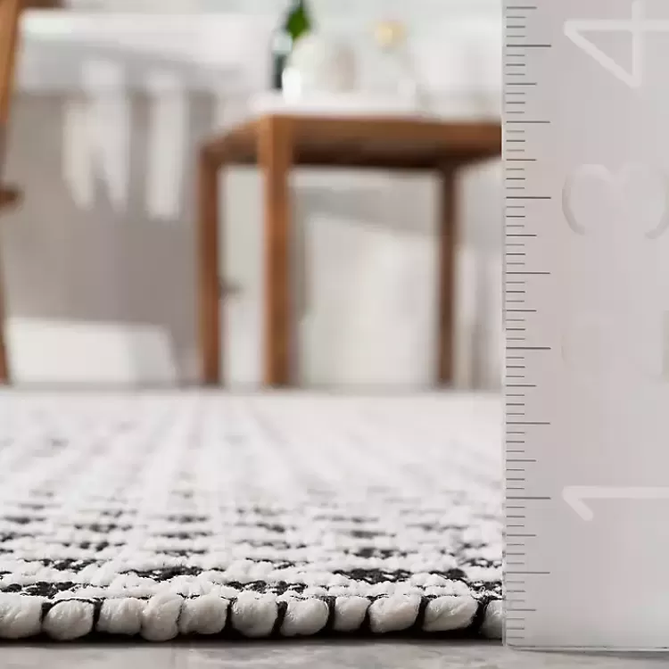 Alfombra de Exterior y Interior con Diseño Celosía Clásico - 1.20x1.80m en Blanco y Negro | Resistente a la Intemperie | Disponible en Kirklands - ¡Precio Imbatible!