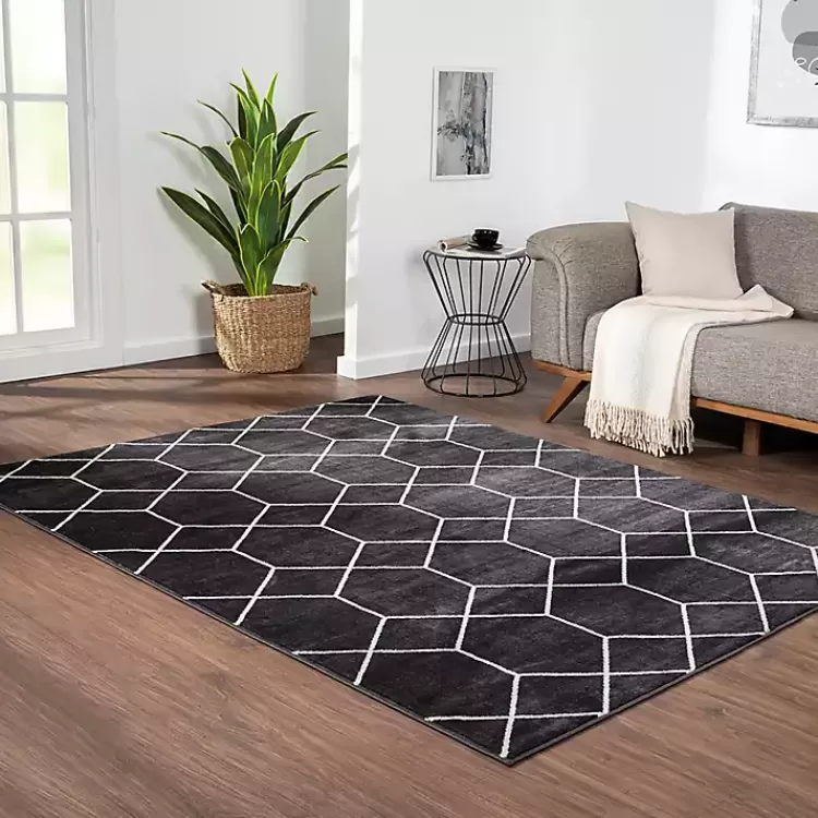Alfombra Tejida en Blanco y Negro con Patrón de Celosía, Tamaño 1.83x2.74 Metros - Oferta Relámpago en Decoración para el Hogar Kirklands