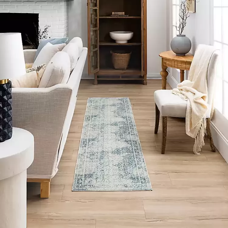 Alfombra Decorativa Blackwell para Pasillo en Azul Suave y Crema, Medidas 2x10 Pies - Diseño Elegante de Kirklands Home