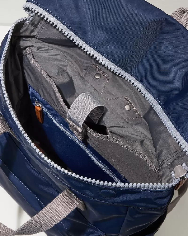 Mochila Urbana Canfield de Tommy Bahama - Estilo Casual y Diseño Funcional, Ideal para Viajes y Uso Diario, Respaldo Acolchado y Compartimentos Organizadores