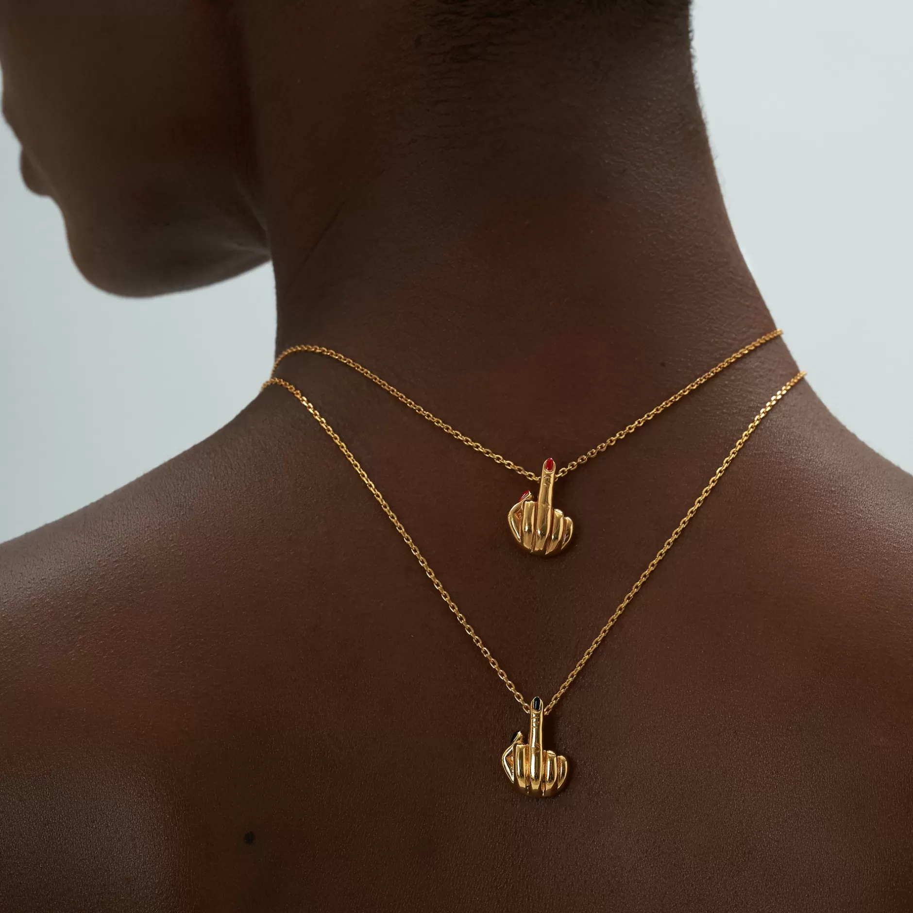Colgante Buenas Noches Anissa Kermiche | Diseño Francés Exclusivo + Cadena en Negro Absoluto - Joyería Contemporánea ¡Edición Limitada!