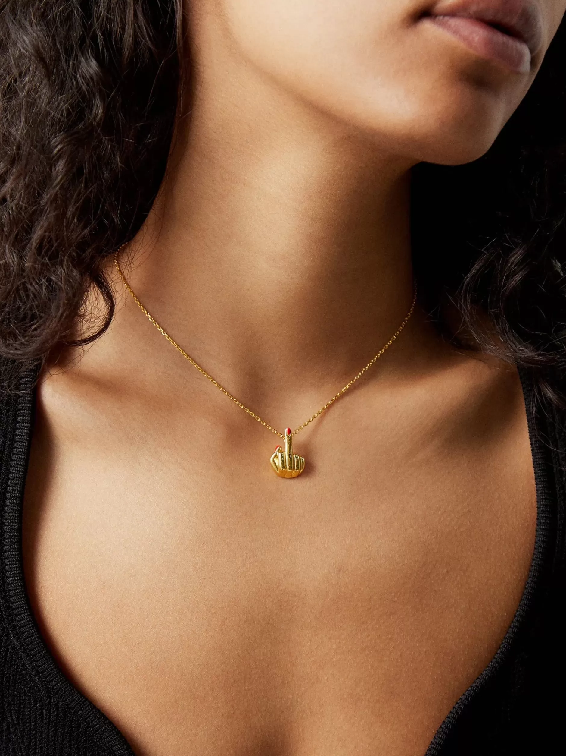 Collar Francés Buenas Noches de Anissa Kermiche - Edición Roja para Dormir con Estilo