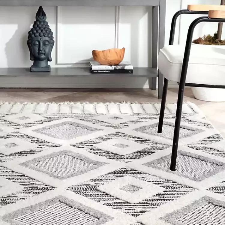 Tapiz Decorativo en Cuadros Grises con Flecos - 1.52x2.13m, Estilo Moderno y Acabado Artesanal | Oferta Exclusiva Kirklands