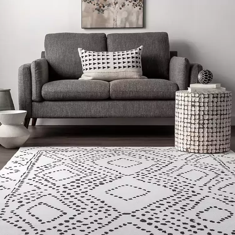 Alfombra Lavable 4x6 Pies en Marfil y Negro con Diseño Diamante - Colección Hogar Kirklands, Oferta Exclusiva