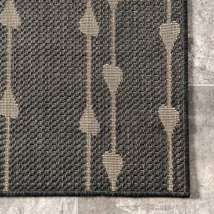 Alfombra Exterior Kendall Gray en Forma de Lágrima Vertical - Tamaño 5x8 Pies | Oferta Impermeable y Duradera | Encuéntrala en Kirklands Home a Precio Accesible