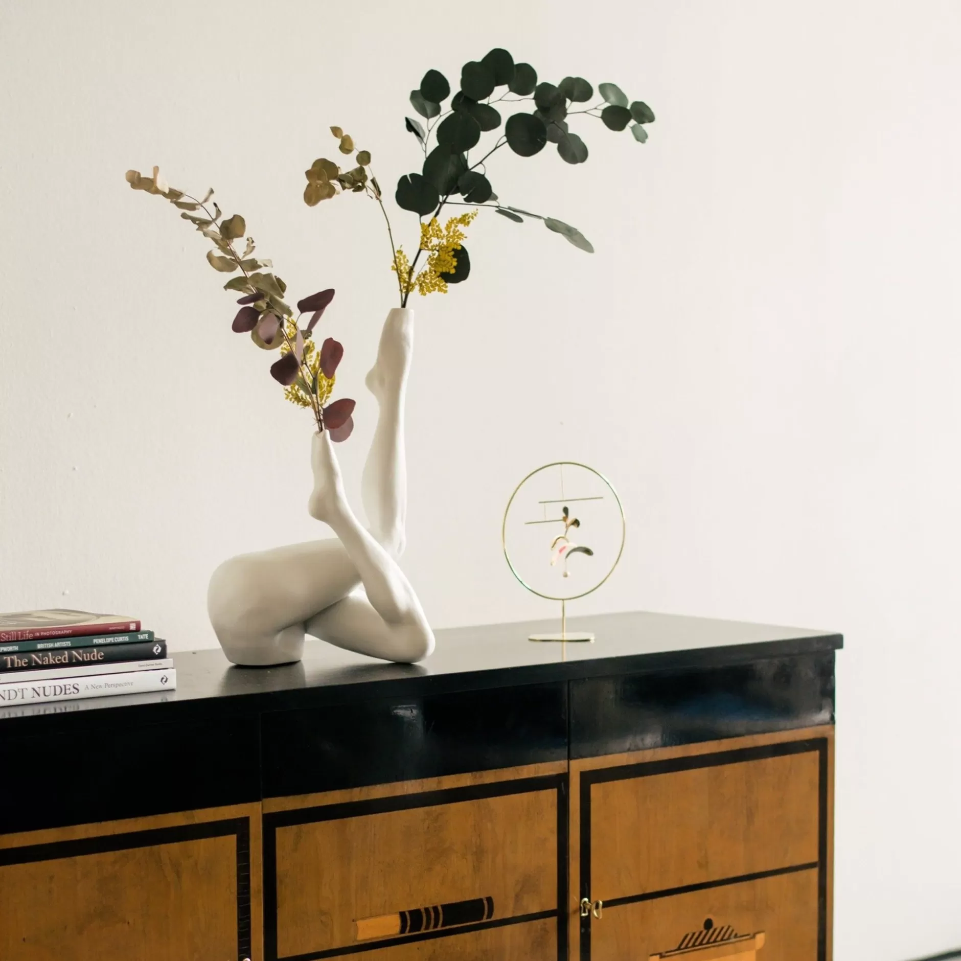 Estatuilla Decorativa Legs 11 de Anissa Kermiche - Blanco Inmaculado | Colección Limitada