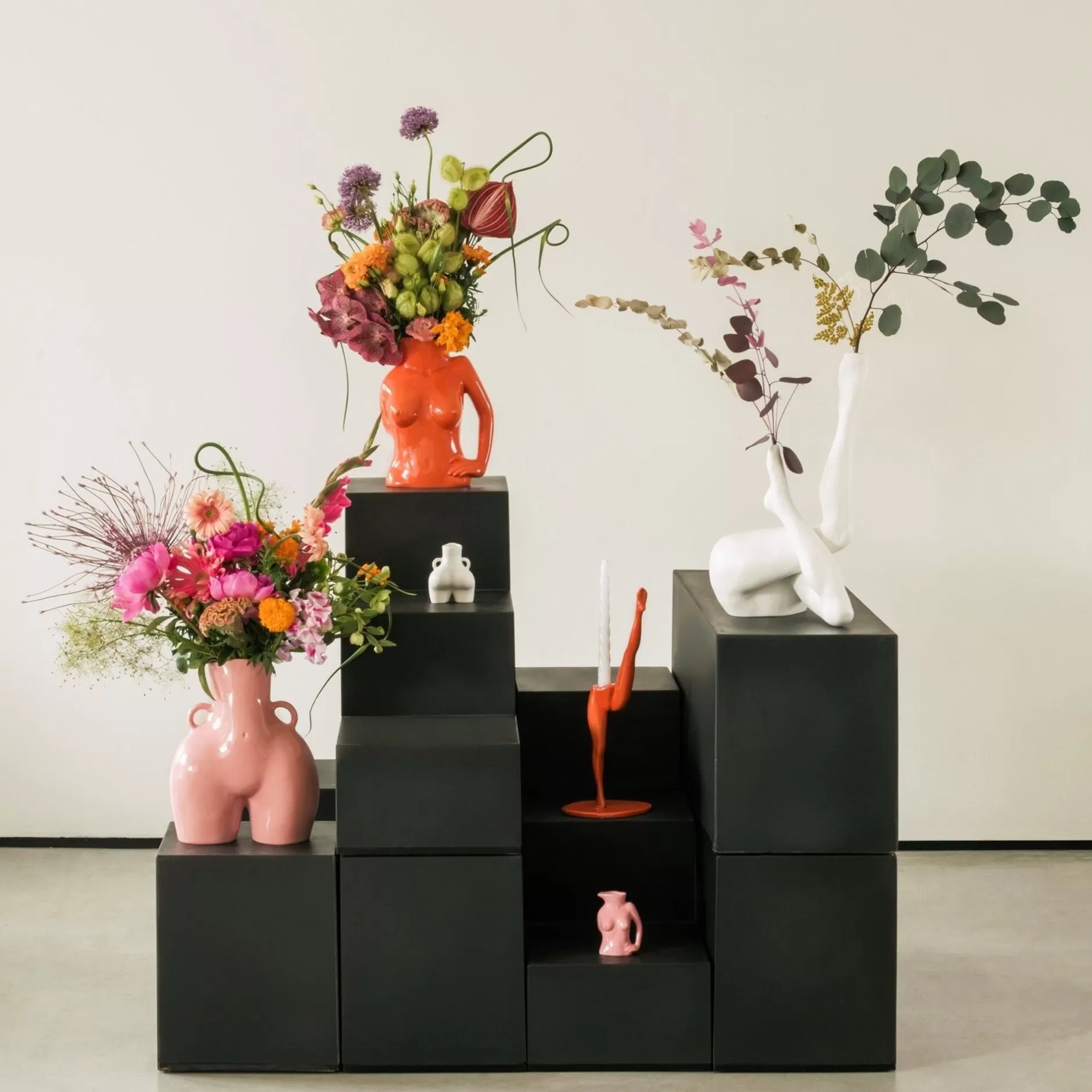 Estatuilla Decorativa Legs 11 de Anissa Kermiche - Blanco Inmaculado | Colección Limitada