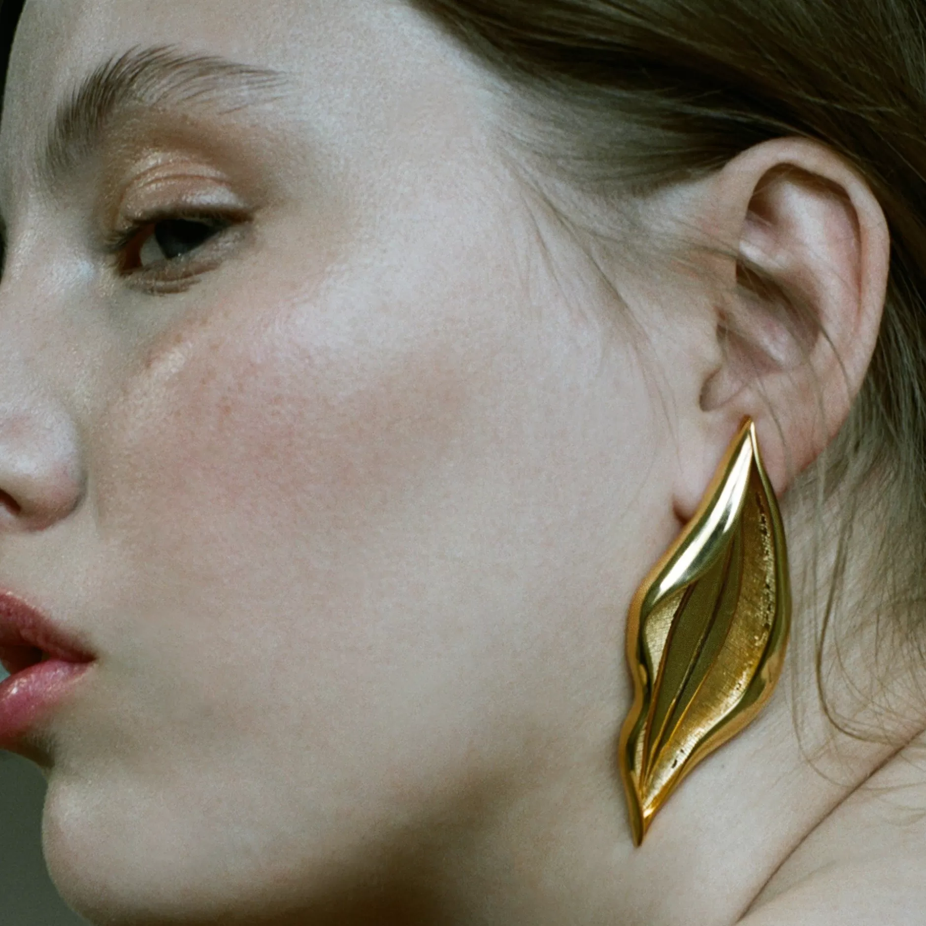 Exclusivos Aretes Ms. Connie Lingus de Anissa Kermiche - Oferta Especial con Diseño Elegante ¡No te quedes sin los tuyos!