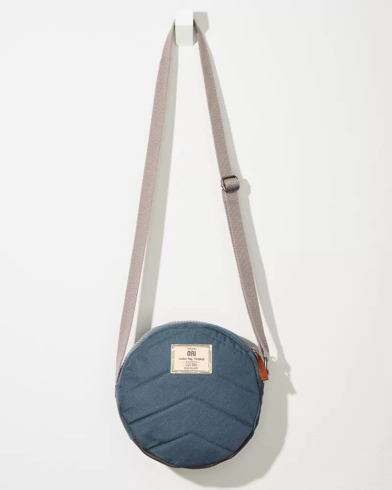 Bolso bandolera estilo Paddington para mujer - Diseño casual versátil de Tommy Bahama