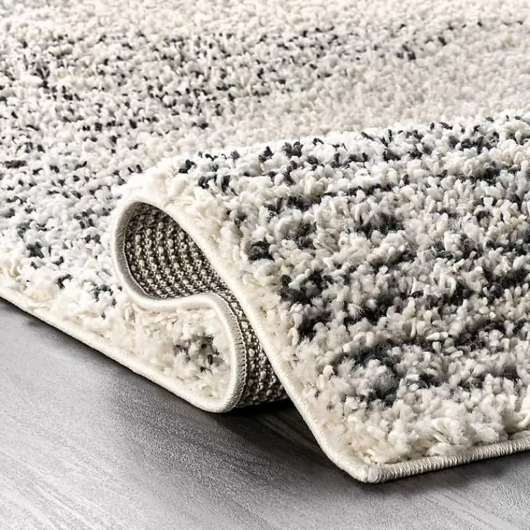 Alfombra Scarlette Diamantes Rotos - Tamaño 7x10 Pies | Diseño Exclusivo para Hogar Moderno de Kirkland's 

Este modelo combina elegancia y durabilidad con su patrón geométrico inspirado en joyería, ideal para salones y dormitorios principales. Disponible en medidas estándar norteamericanas (2.10x3 metros aprox).