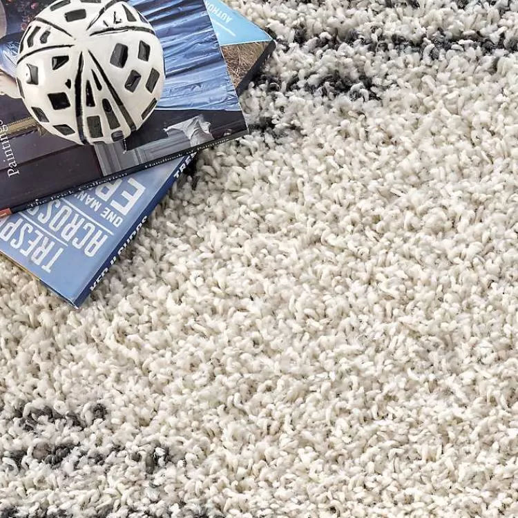 Alfombra Scarlette Diamantes Rotos - Tamaño 7x10 Pies | Diseño Exclusivo para Hogar Moderno de Kirkland's 

Este modelo combina elegancia y durabilidad con su patrón geométrico inspirado en joyería, ideal para salones y dormitorios principales. Disponible en medidas estándar norteamericanas (2.10x3 metros aprox).