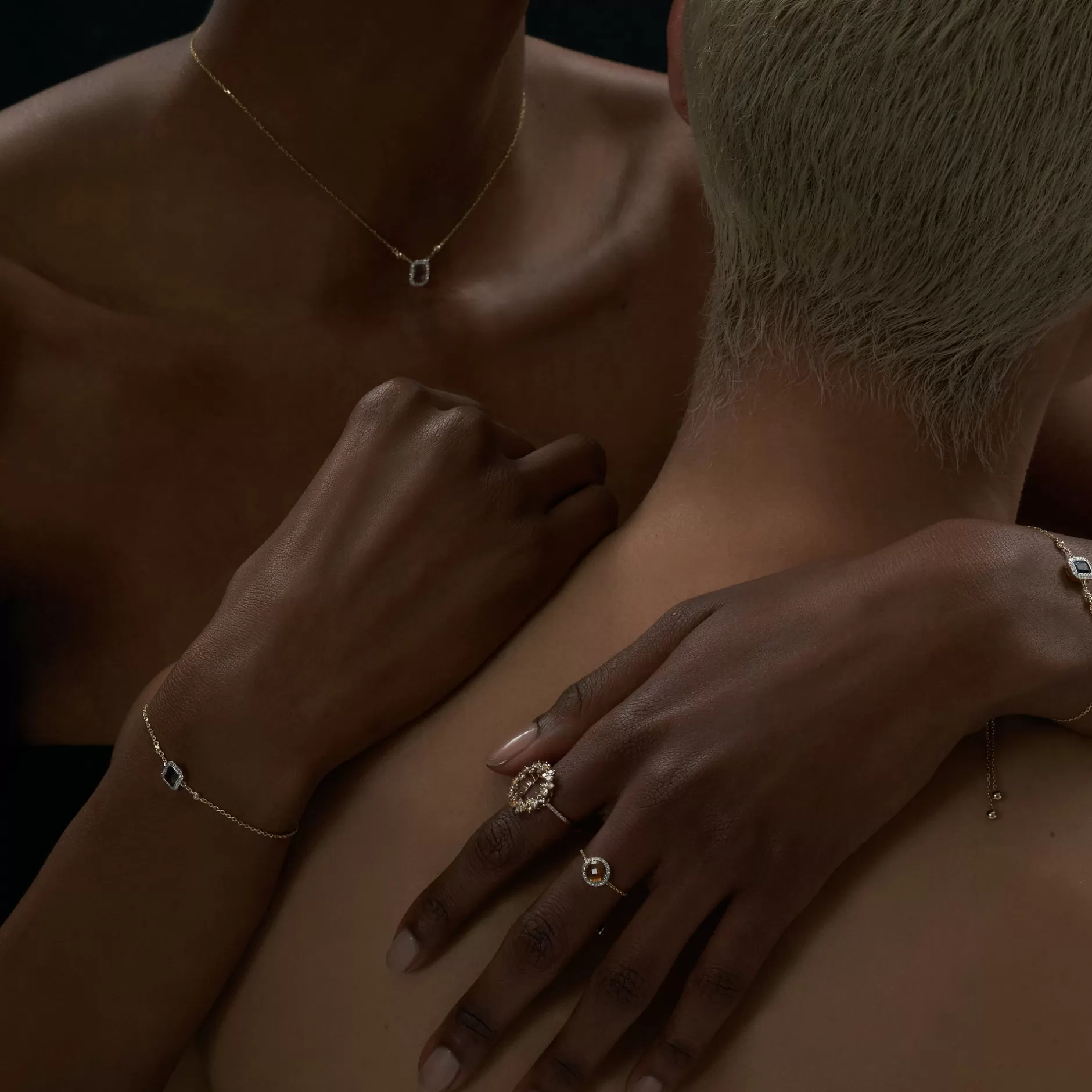 Collar Exclusivo Anissa Kermiche - Amatista Cuadrada con Diseño Minimalista para Joyería Contemporánea