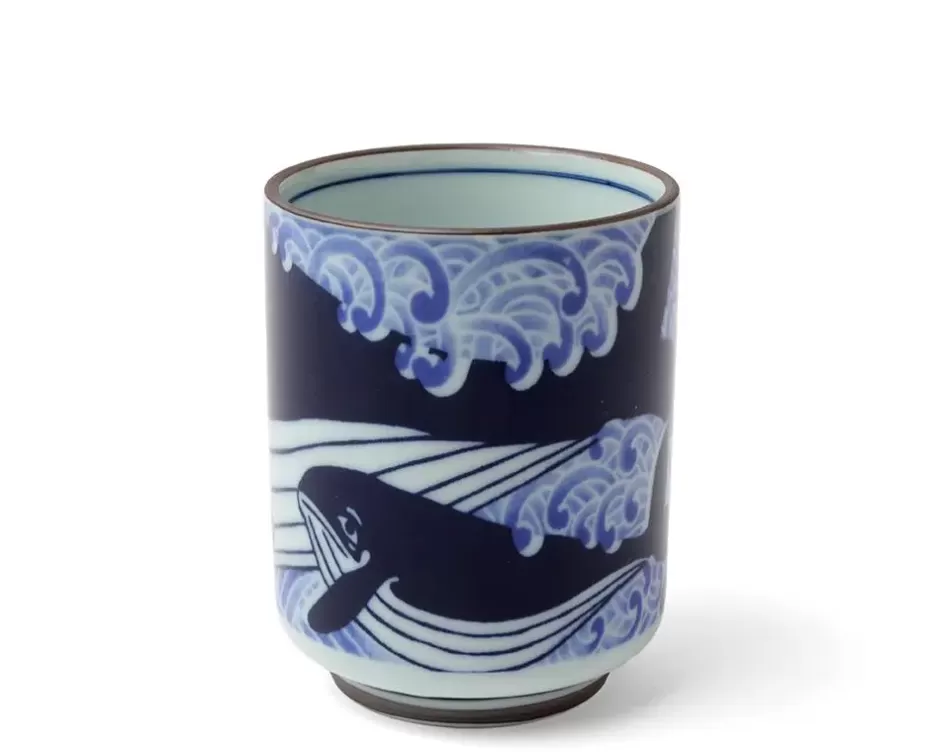 Tazas de Cerámica Artesanal MIYA - Diseño Ballena Azul con Olas Náuticas para Té y Café