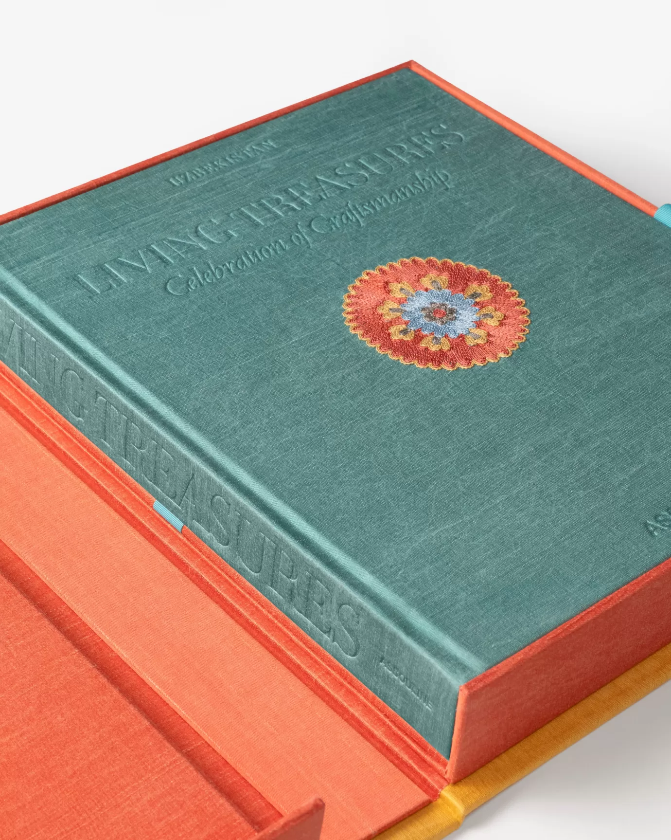 ASSOULINE Arquitectura & Diseño presenta: 